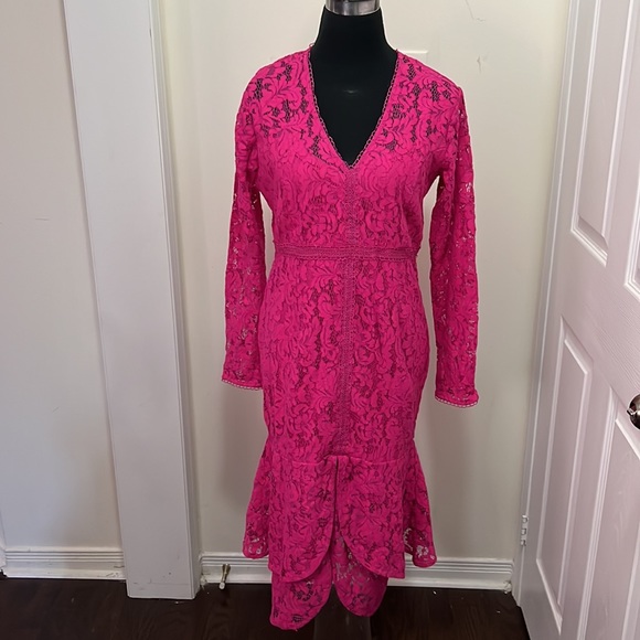 Venus Lace Symmetric Chic Lace Front Slit Dress Size 10 - Picture 11 of 15